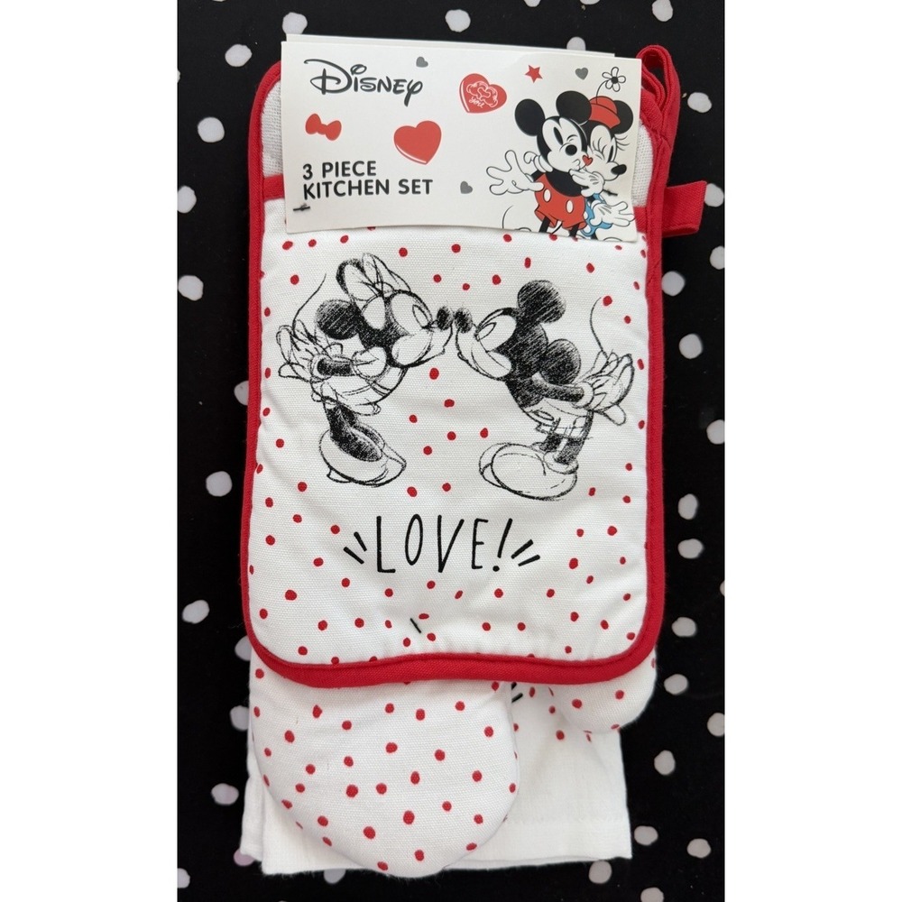 DISNEY Mickey & Minnie LOVE 3-Piece Kitchen Set Oven Mitt,Towel, Pot Holder